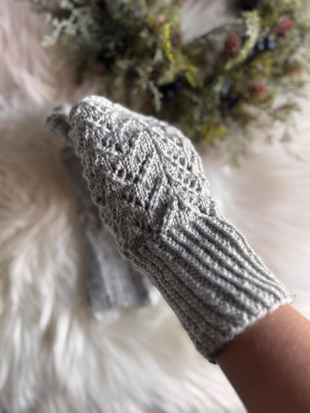 Wrist arm warmers in gray color/ texting gloves/ one size fits most female hands