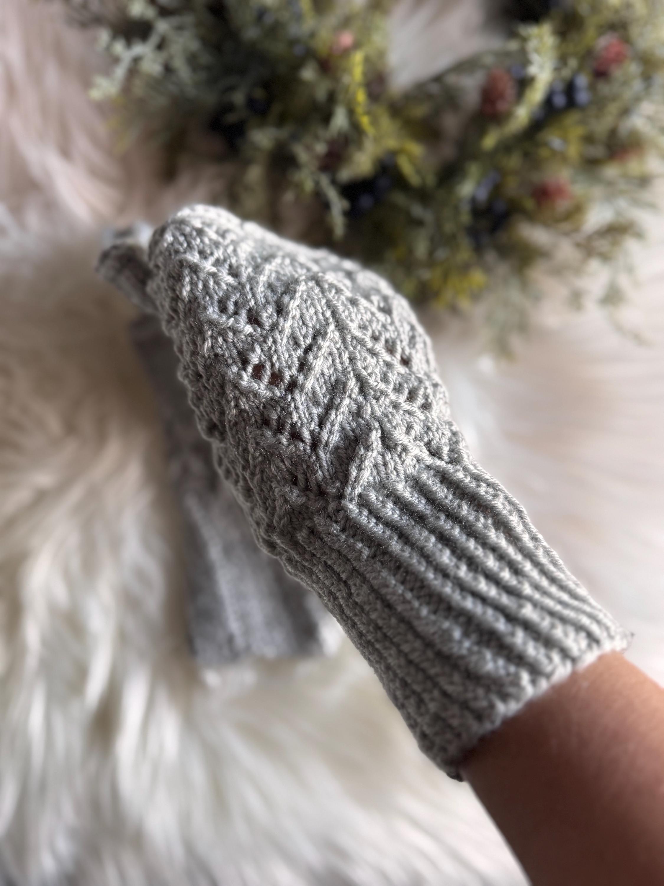 Wrist arm warmers in gray color/ texting gloves/ one size fits most female hands