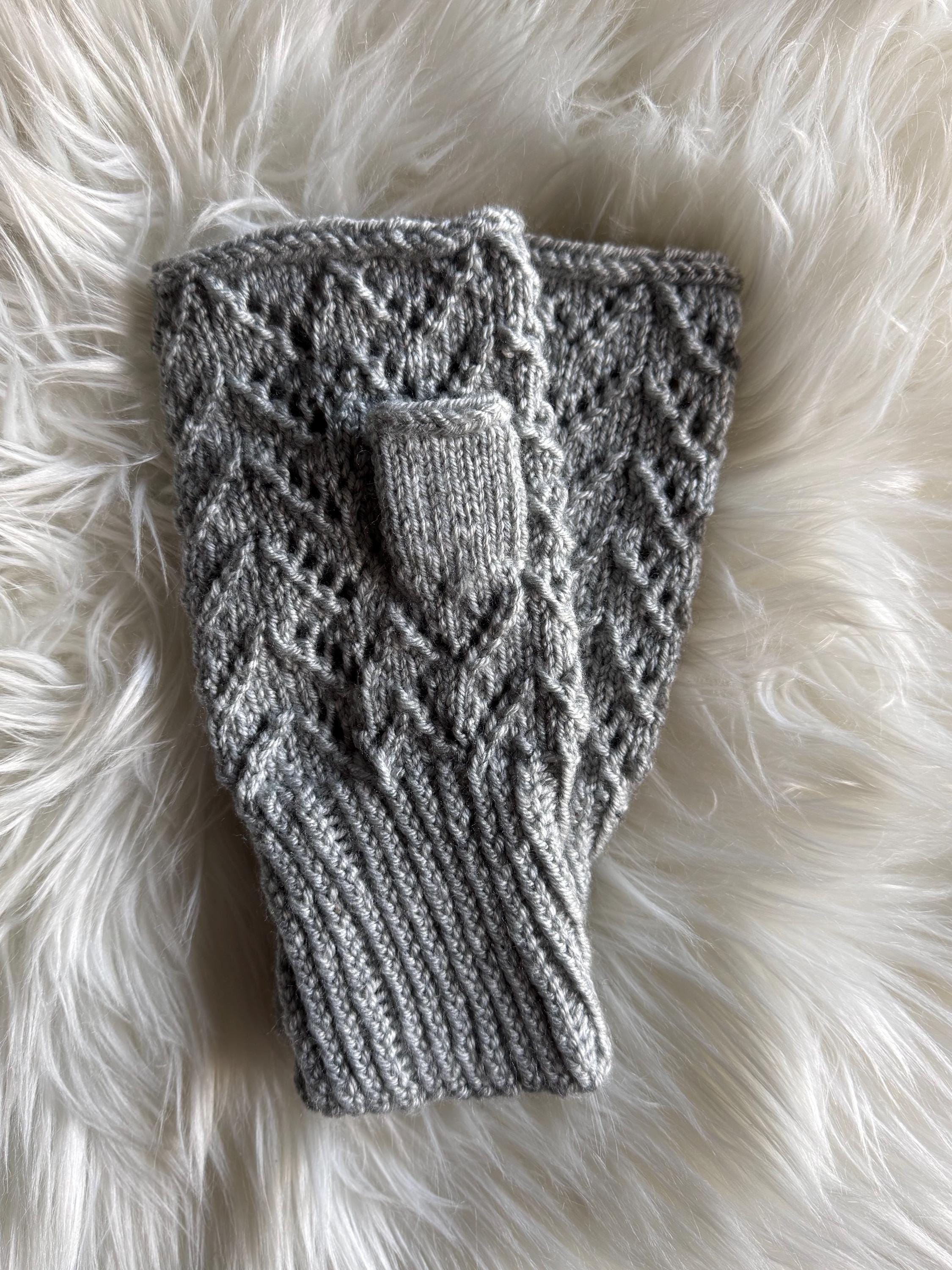 Wrist arm warmers in gray color/ texting gloves/ one size fits most female hands